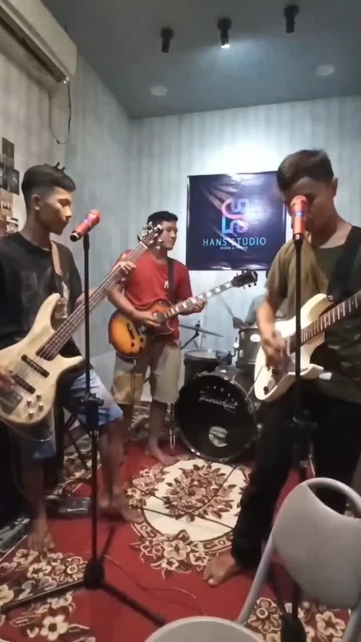Otaknya belum menyatu