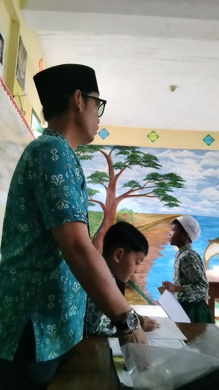  #Bangunin anak buat sekolah semangat ya tuk mengajar di sekolah