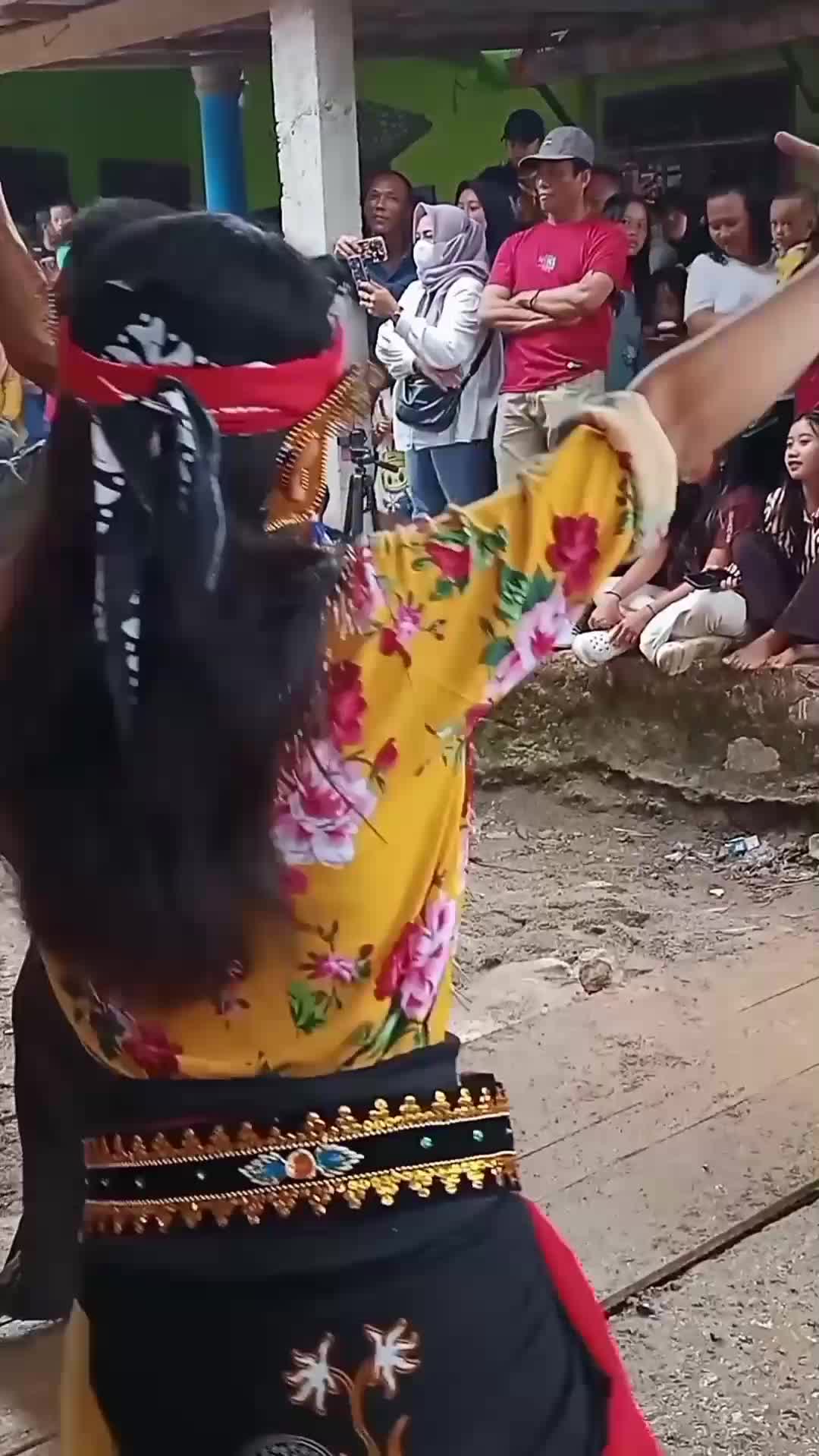 mari berjoget bersama #senimantradisonalmuda 