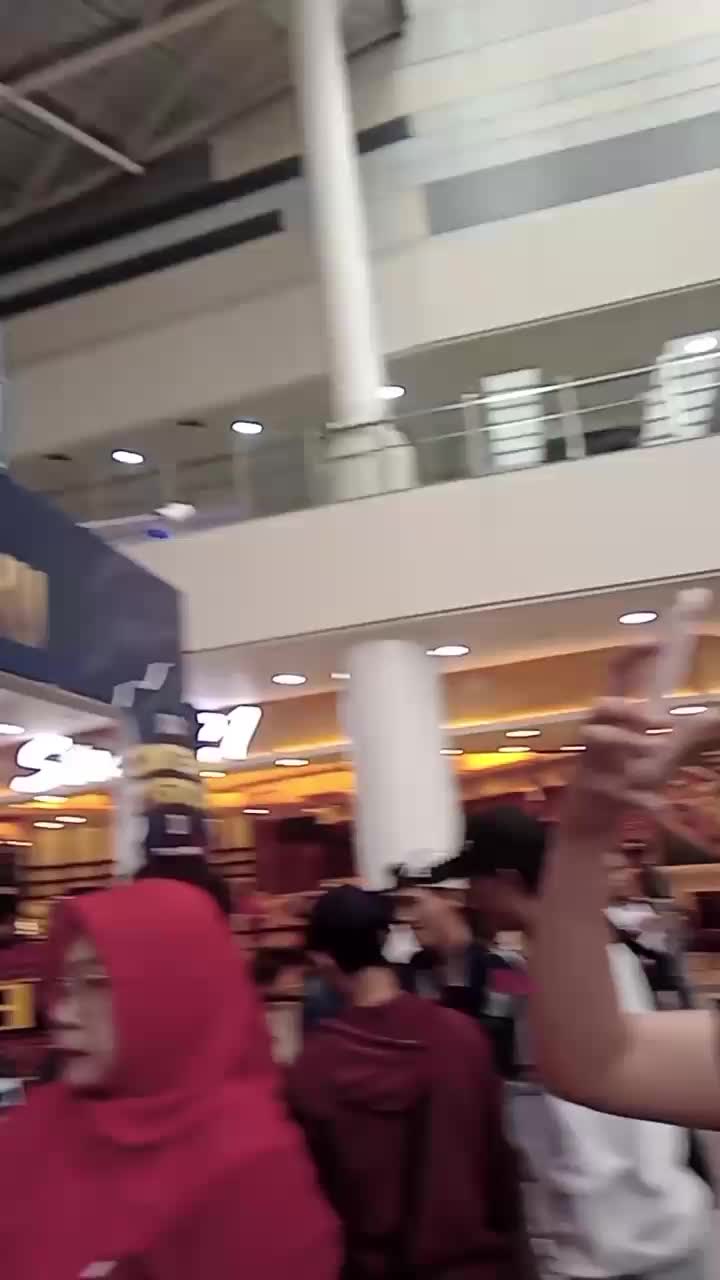 Nobar Garuda Vs Jepang di Meland Mall Cileungsi 