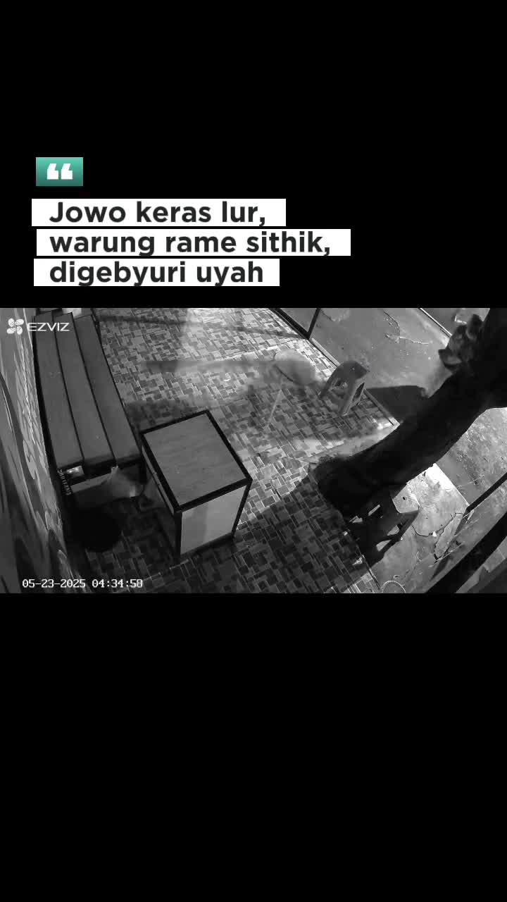 sedang viral .. akibat warungnya selalu rame .. tiba" saat malam ada oknum yang dengan sengaja menaburkan sesuatu di toko tersebut .. ada ya