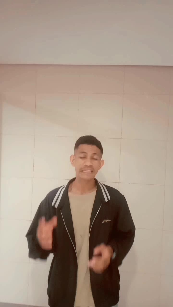 IDOL_XIII NAMA JOHNSHIN BAHAN USIA 26TH. ASAL KOTA KUPANG (NTT)