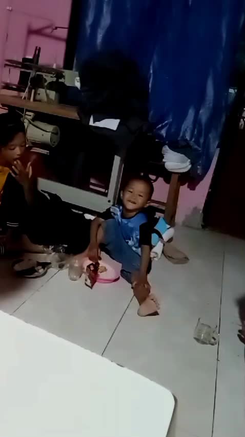 anak"ku yg baik sehat selalu ya buat kalian ya nak