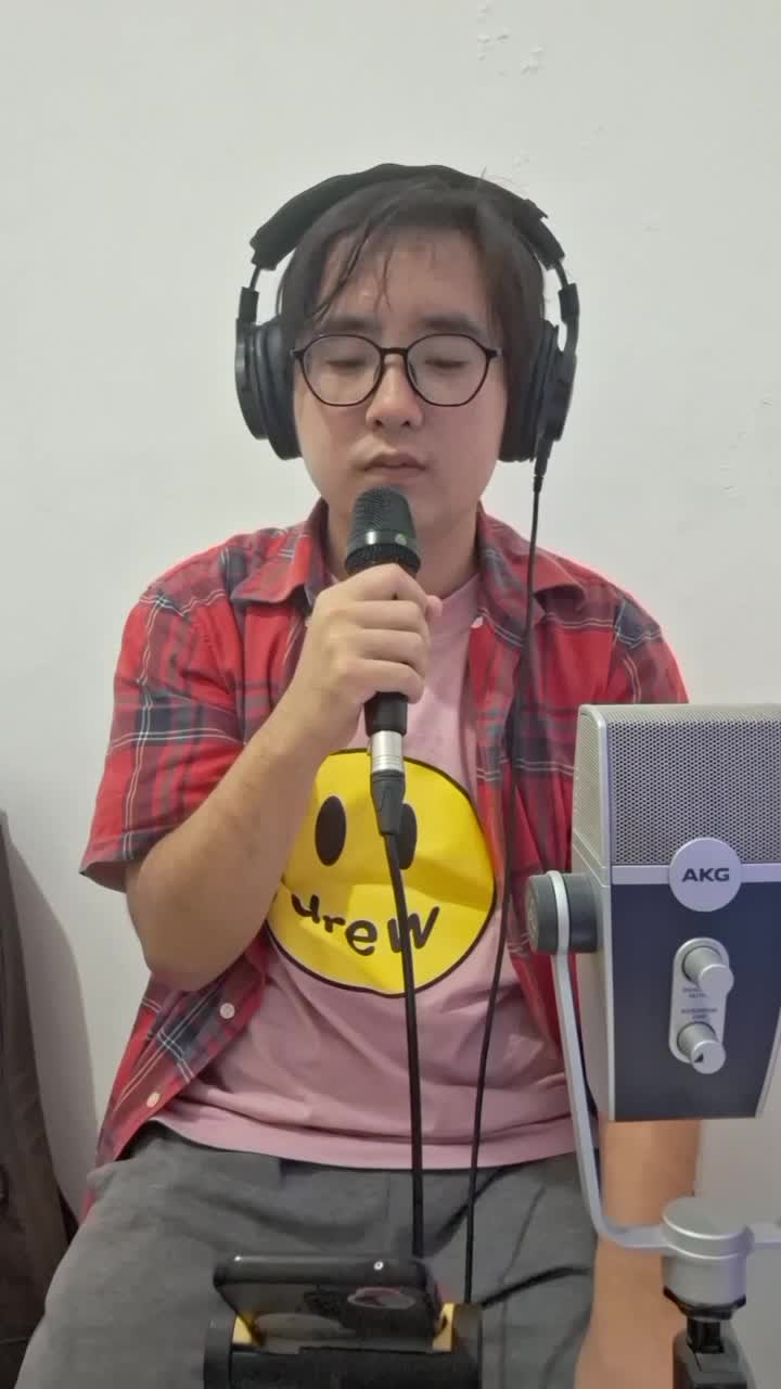 IDOL_XIII NICHOLAS SURYA NAGATA 24 TAHUN  KOTA SURABAYA VAMPIRE_OLIVIA RODRIGO