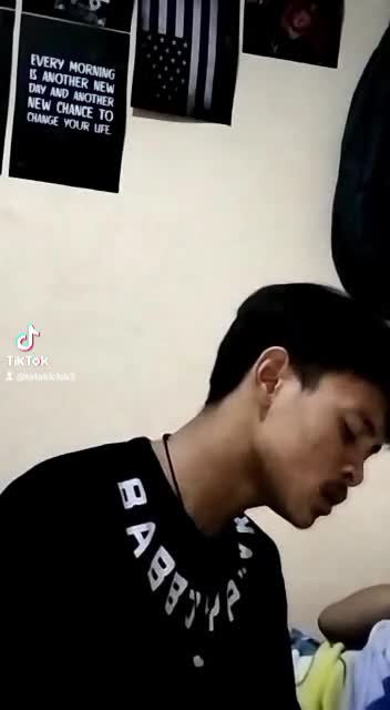 kurang seru soalnya gak di panggung wkwk