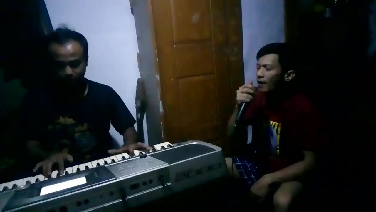 #eksistcovermencarialasan