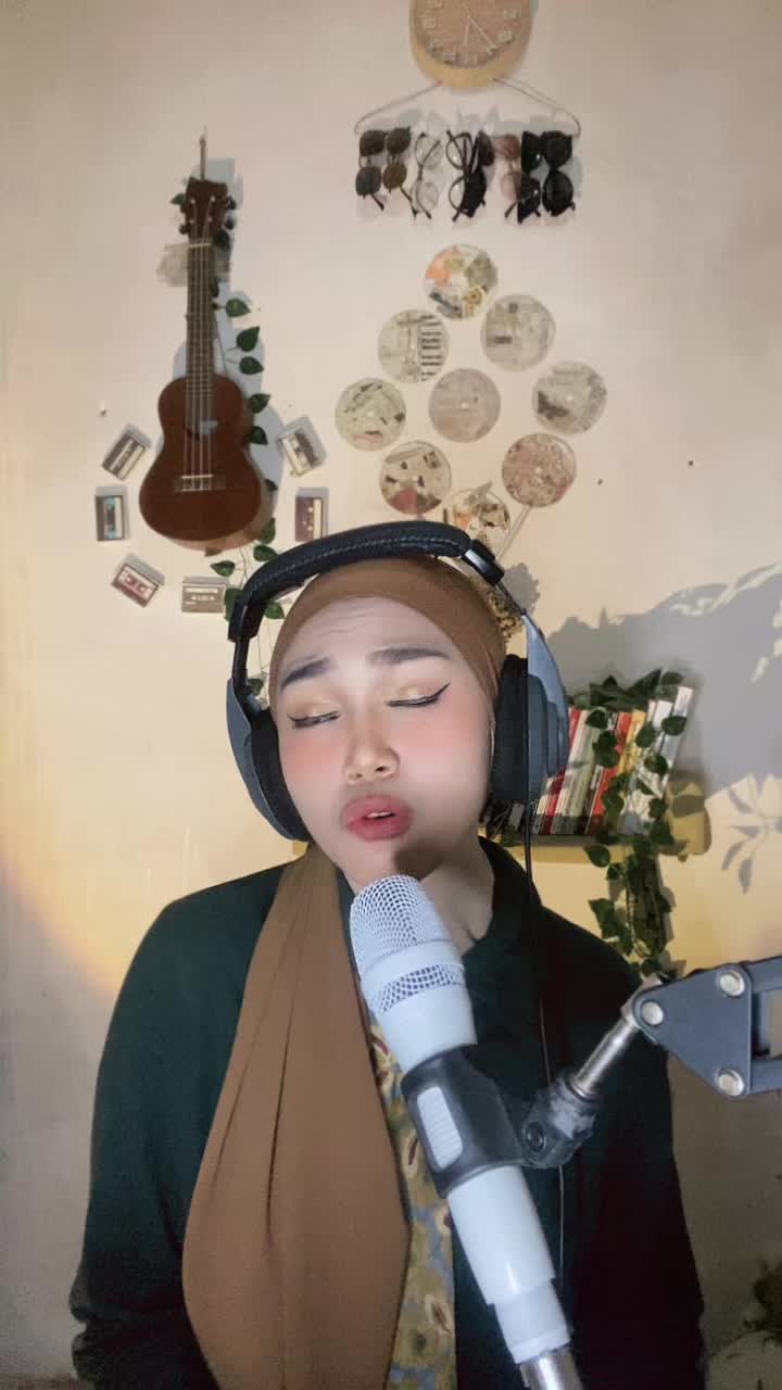 IDOL_XIII_ YURISANA SEPTEASA_24Th_KOTA SUKABUMI_Billie Eilish_Lovely