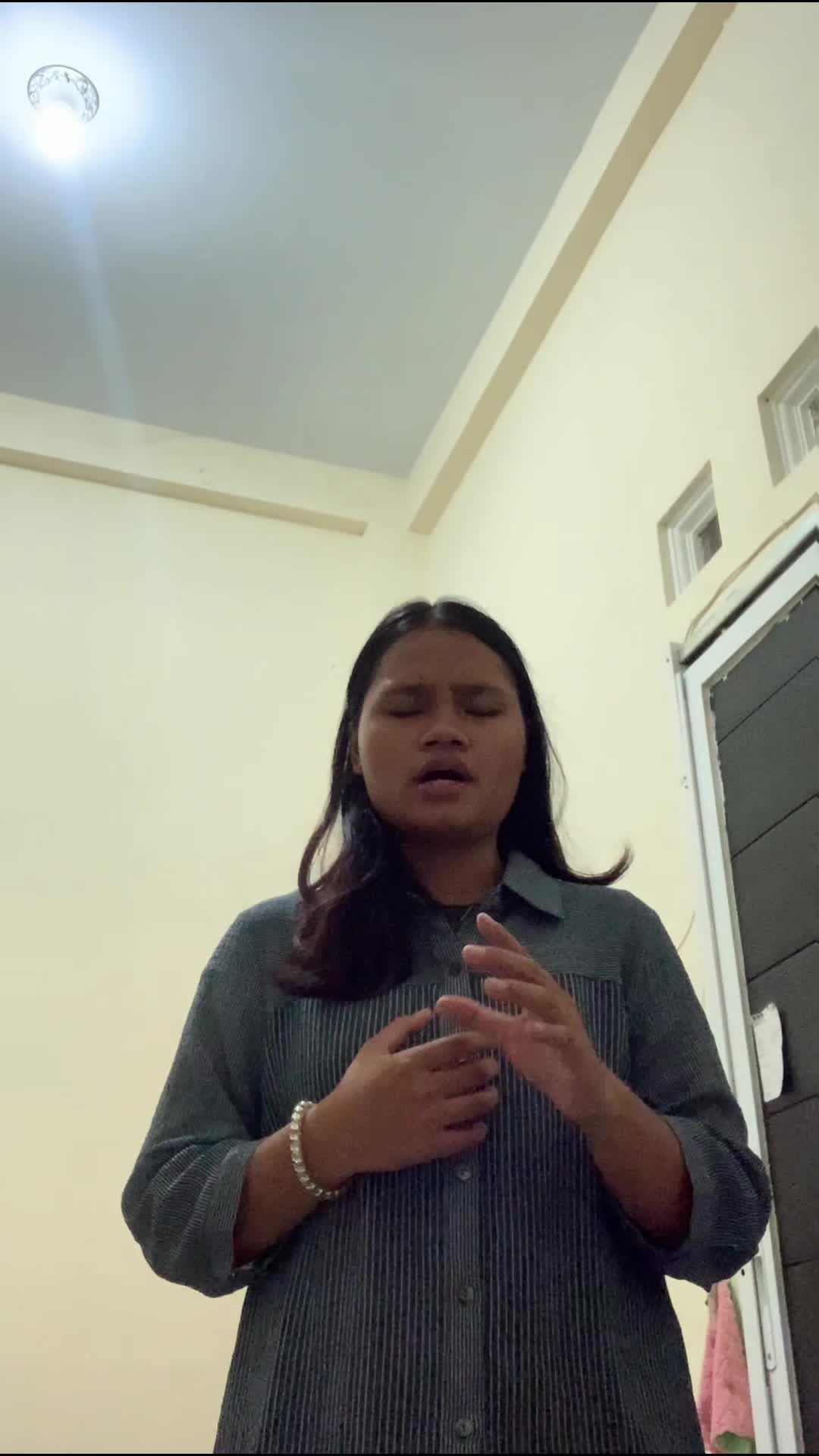 IDOL_XIII EKLESYA FERNANDA SIHITE 19 TAHUN DARI KOTA PAREPARE SULAWESI SELATAN LAGU RINDU AGNEZ MONICA