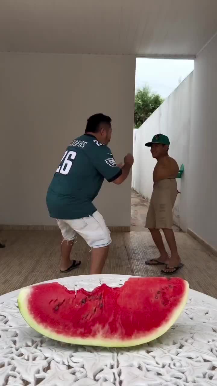 wkwkkw si Agus boskuhh
#Agus #Fyp #Viral #videoviral #videolucu #lucu #ngakak #like #game 