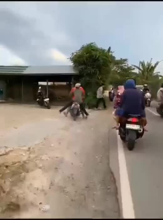 Oleng kapten 🤣
#videolucu #Viral 