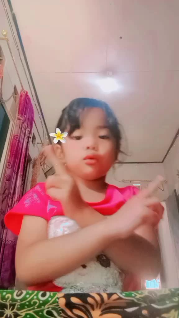 ubur ubur ikan dencis,sicantik lewat dulu sis