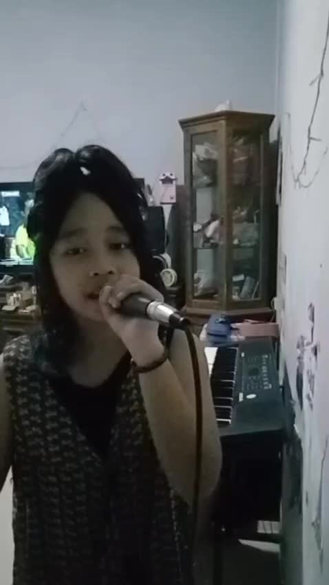 "Selalu Ada dinadimu"
cover " by Mei
#RCTIPlus 
#HOTrctiplus 
#Janganlupatonton 
#jangkauanluas 
#Viral 