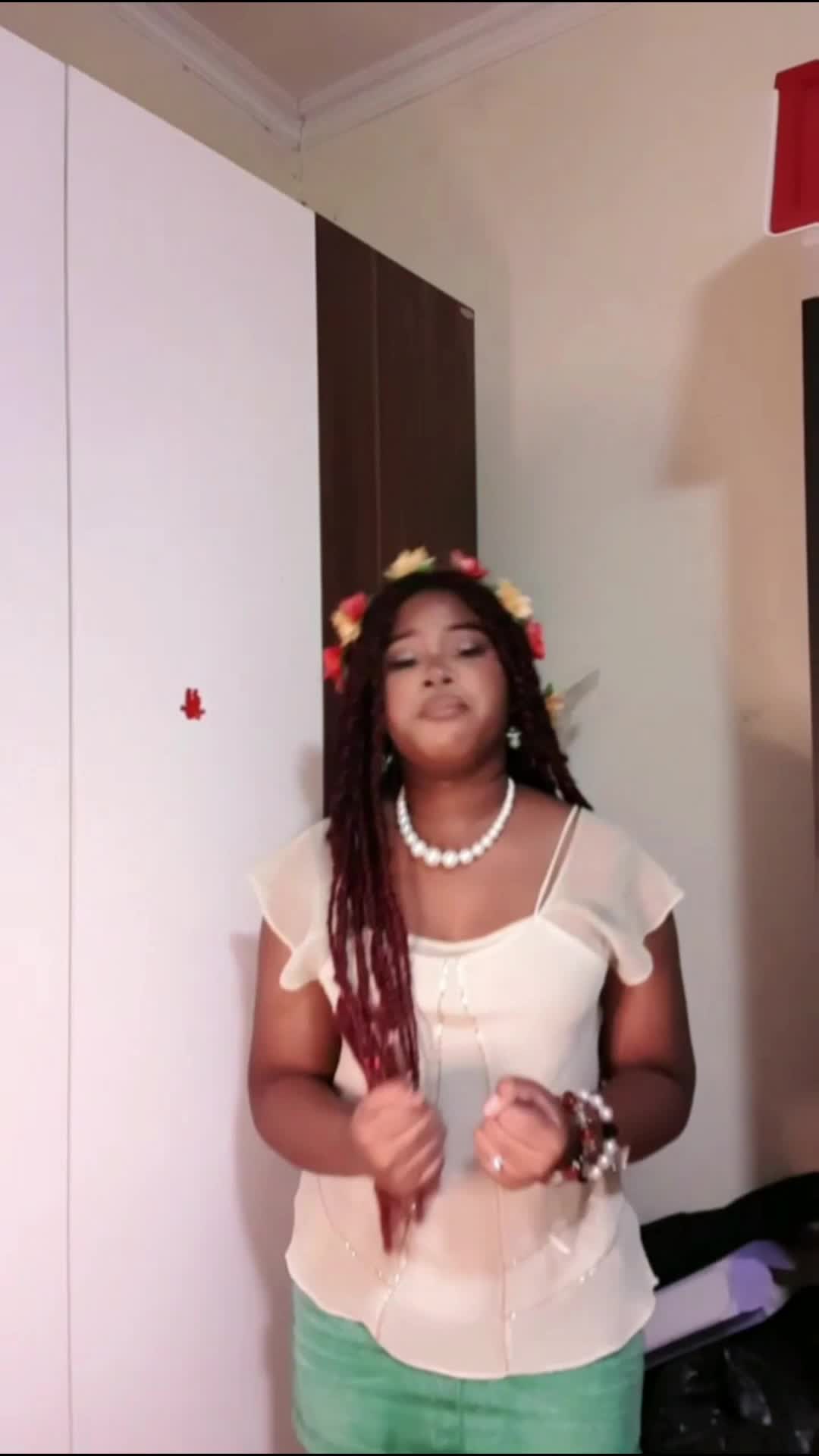 IDOL_XIV NATASHA LYNN 
UMUR: 16 TAHUN
DOMISILI: BEKASI 
JUDUL LAGU: Jangan hilangkan dia
 #IndonesianIdol
