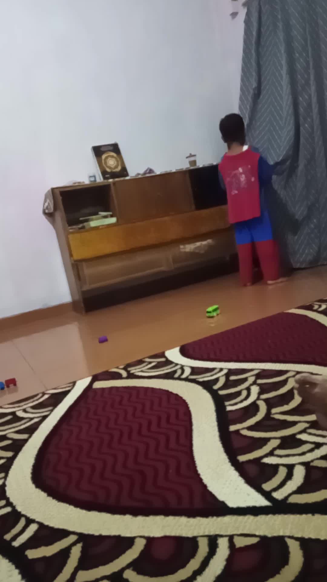 Nginep di rumah uyut