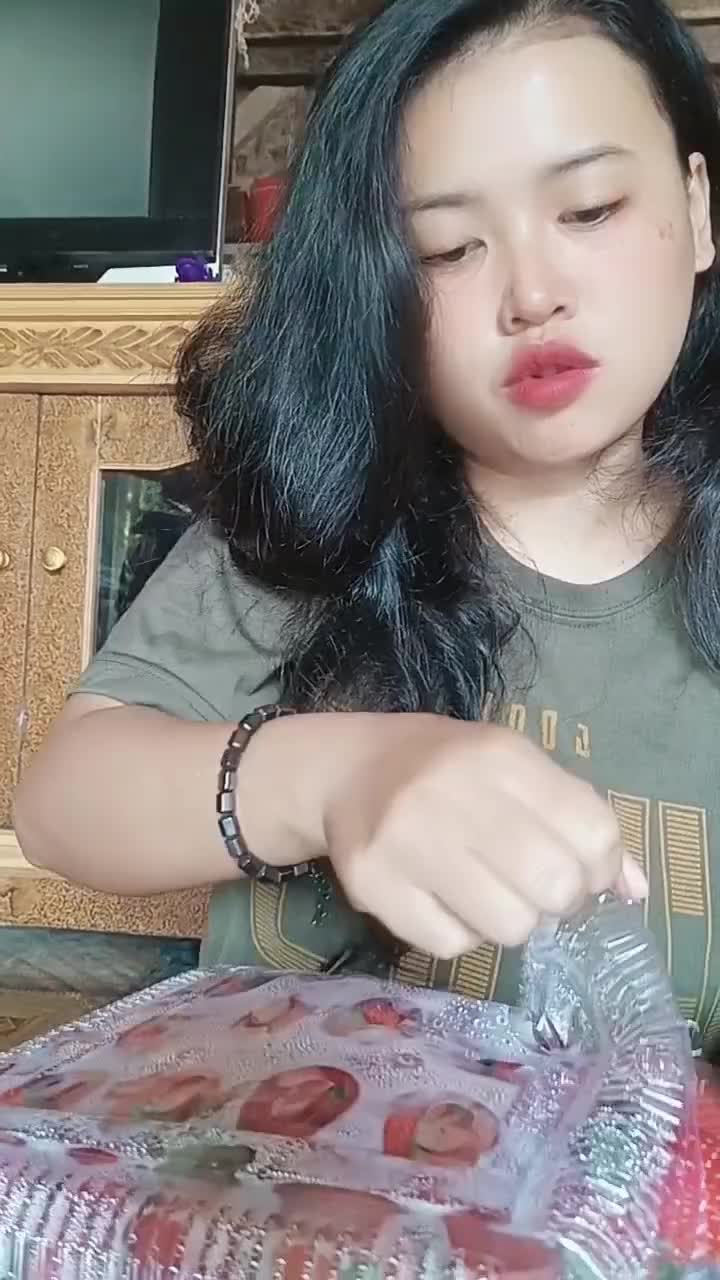 unboxing strawberry 25ribuan  #short  #HOTrctiplus  #RCTIPlus  #unboxing 