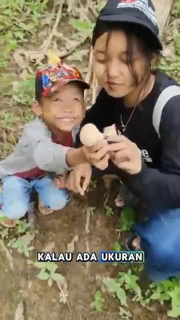 Nemu Jamur Bulat Lucu! Mirip Bola Kecil di Kebun #fyp 