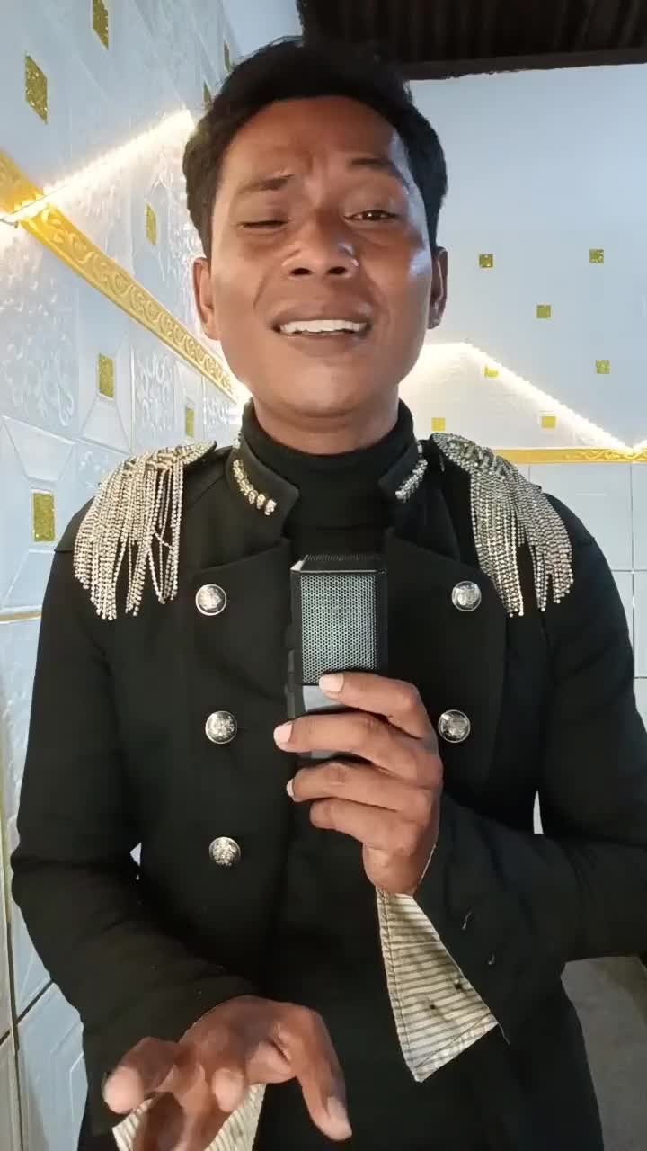  #audisi KDI 2025
bismillah semoga aja doa saya selama ini untuk menjadi seorang penyanyi di jabah Allah..🤲🤲🤲🤲