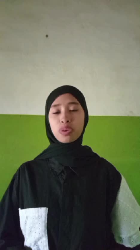 KDI 2025 Nama: Rima   Asal Daerah : Desa durbuk kecamatan pademawu Kab pamekasan  Umur: 20 Tahun  Judul Lagu: Kejam
#OnlineAuditionKDI2025