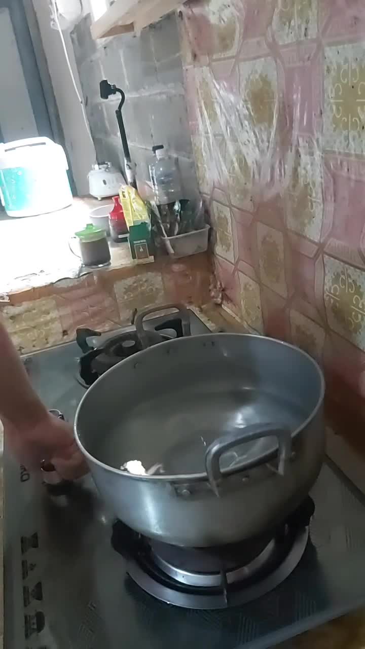 Cara mengolah lompong supaya tidak cekit-cekit gatal .

#talas #lompong #caramasakkeladi 