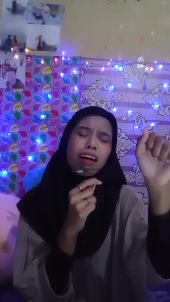 KDI2025 
NAMA : MASITA 
UMUR : 20 TAHUN 
ASAL DARI : GARAUPA RAYA KABUPATEN KEPULAUAN SELAYAR KEC.PASILAMBENA 
LAGU : PAYUNG HOTAM #ONLINEAU