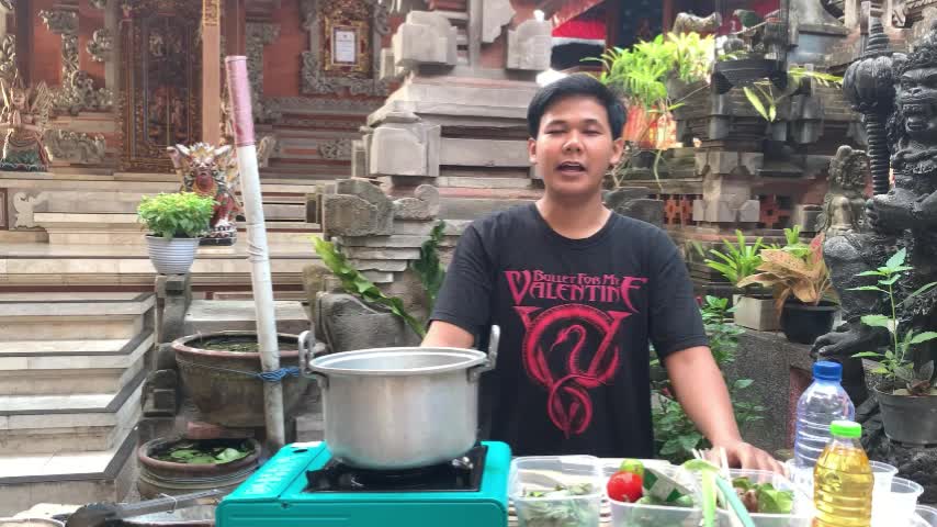 -IKAN TUNA WOKU-
DENGAN TERONG BULAT KEMANGI
yang dimasak langsung oleh chef impian turah indra yang akan berlaga di MASTER CHEF INDONESIA S