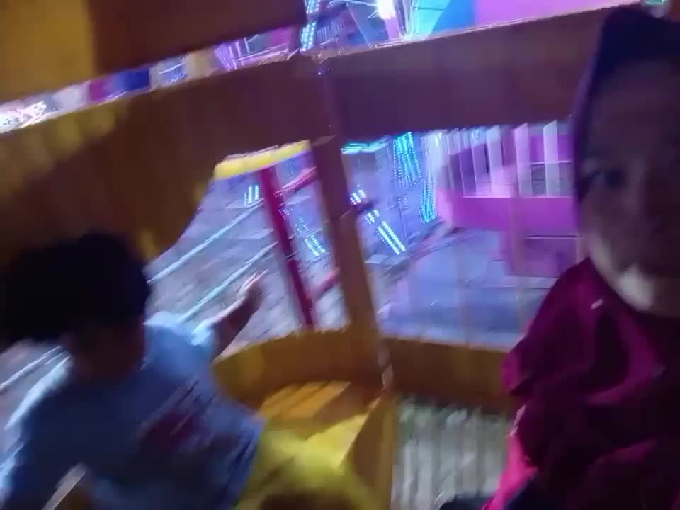 naik bianglala di pasar malam
seruuuu tapi degdegan plus bikin pusing