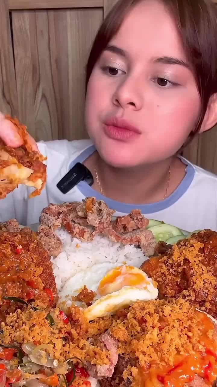 Mukbang Makan Besar
#Food #Videomasakan #videomakanan #Like #Follow #videolucu #Mukbang #Mukbangmakanbesar #Viral #videoviral #Fyp #lucu #ng