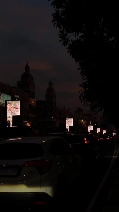 sepanjang jalan iklannya mas dennycaknan 