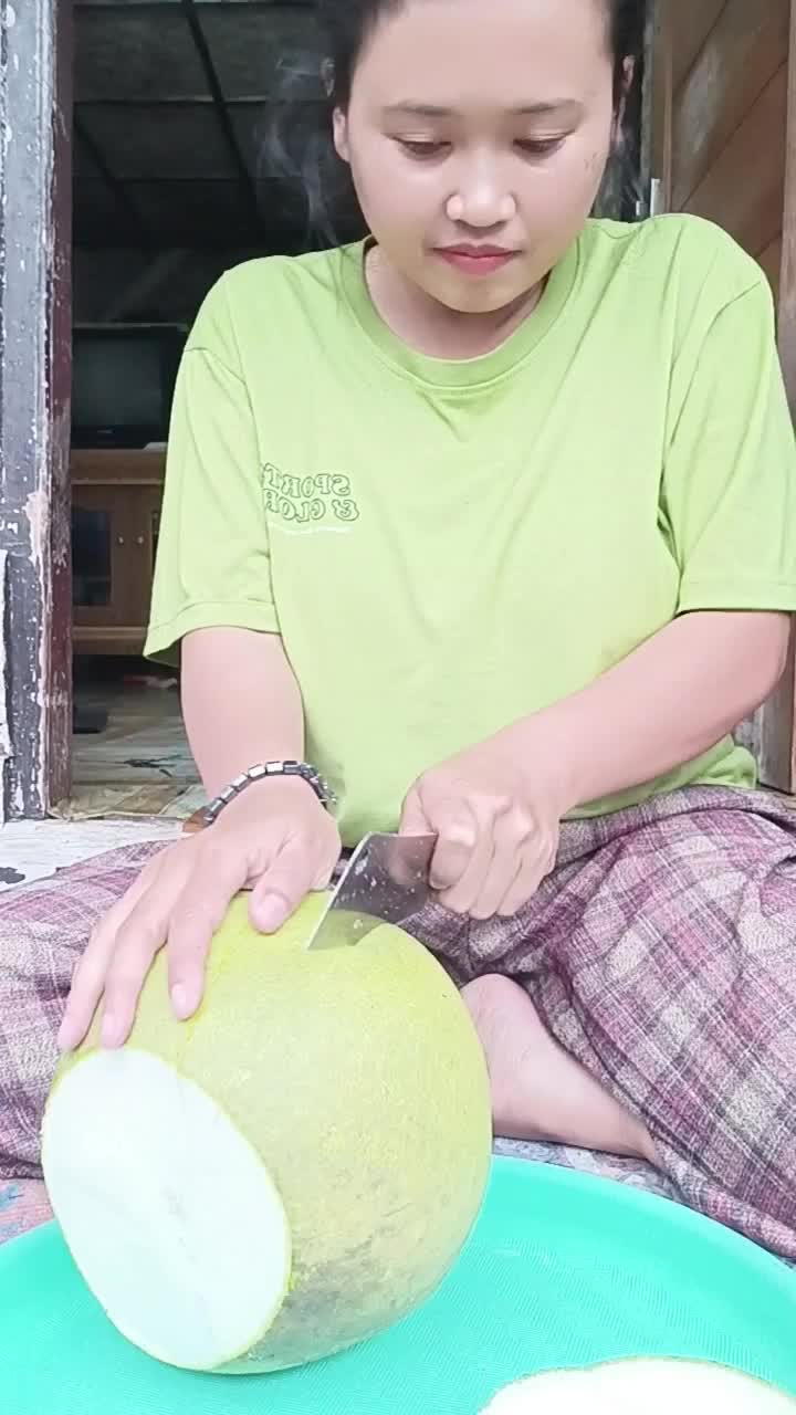 tutorial mengupas jeruk bali
 #short  #HOTrctiplus  #RCTIPlus  #fyp  #tutorial 