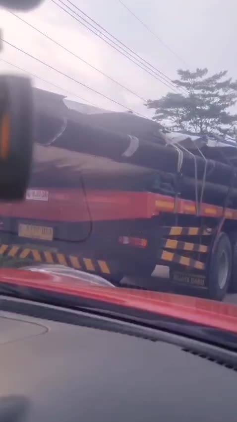 sedang terpantau pemgiriman pesawat
#parkir pesawat #ilalang #fyp 