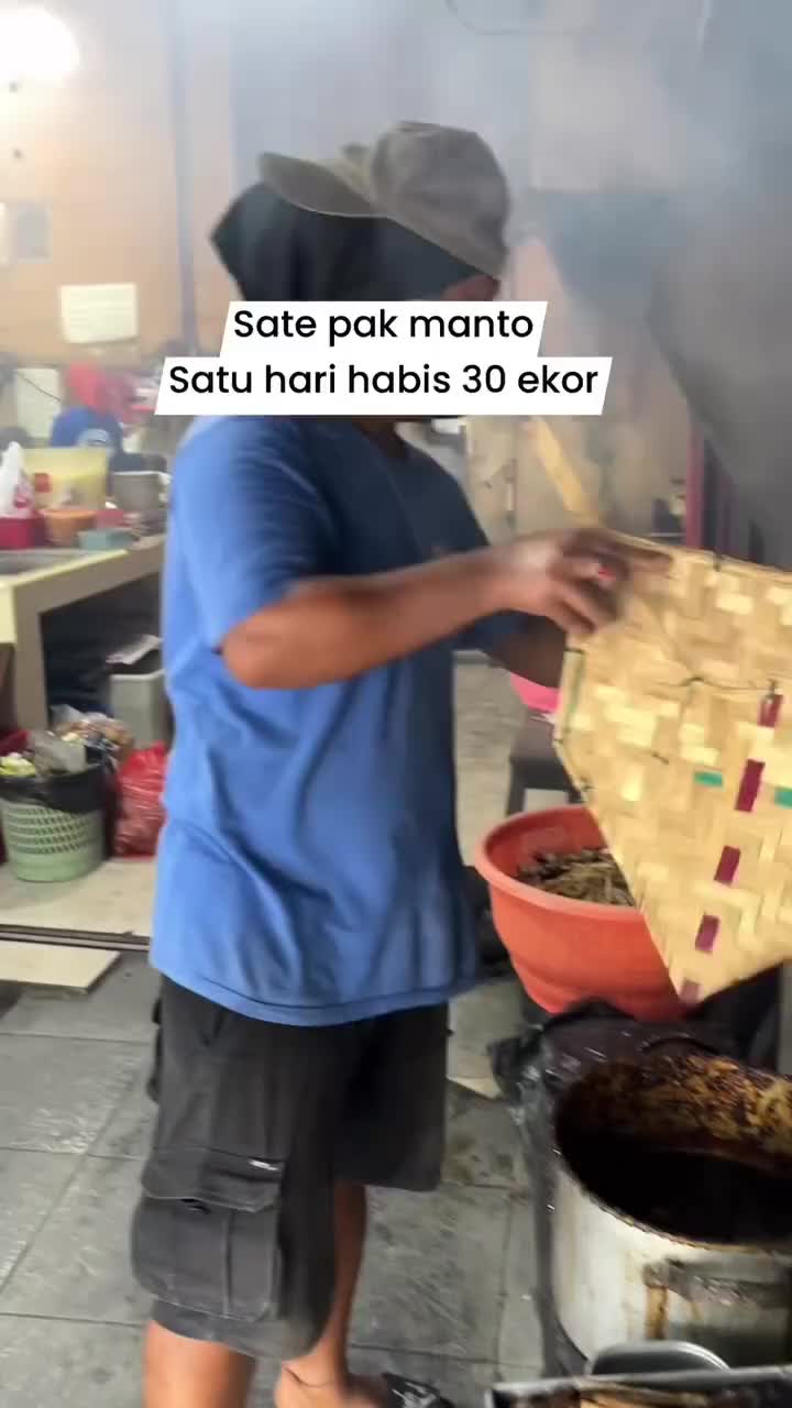 sate pak manto satu hari habis 30 ekor kambing