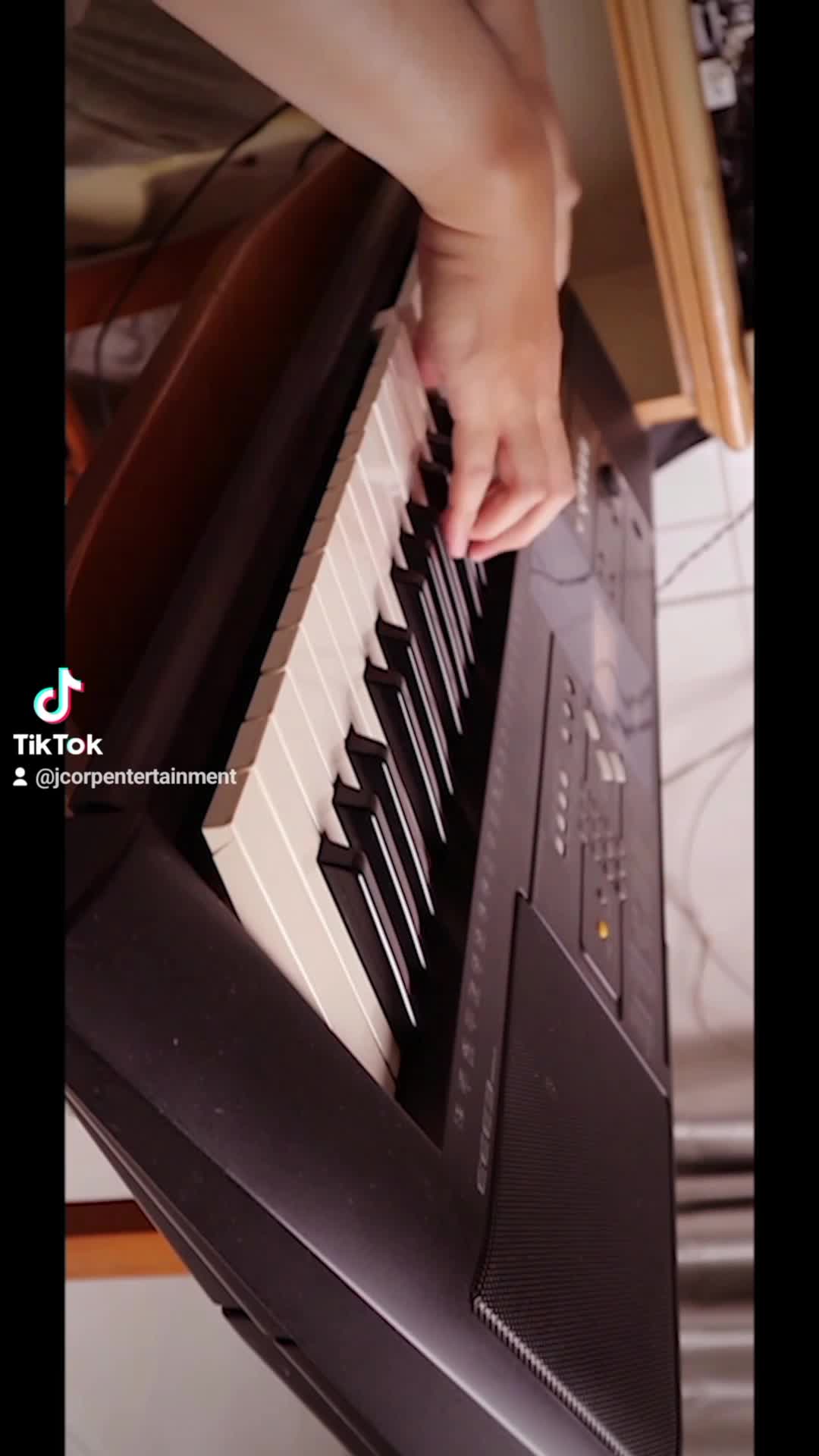 Short Piano Cover On "She Looks So Perfect" By 5 Seconds Of Summer In Latin Style