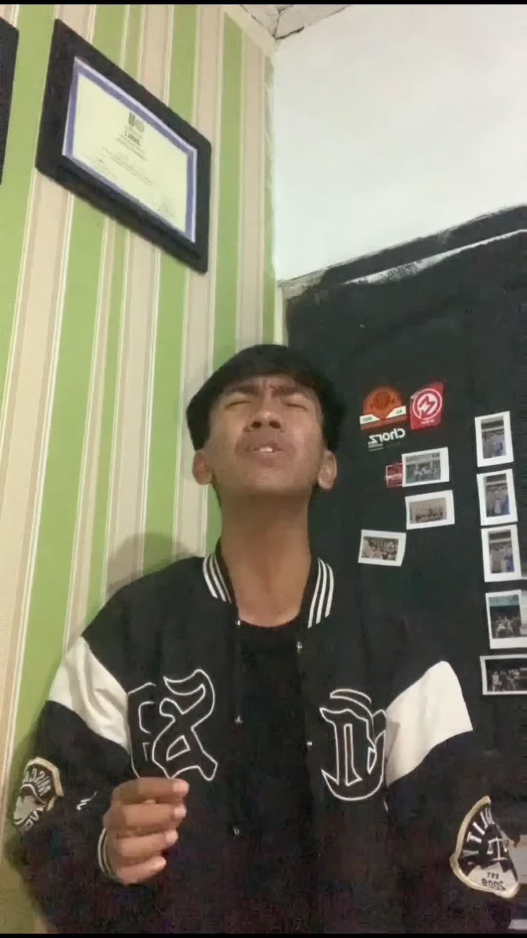 KDI2025 FIQIH AL FAREZ asal daerah(CIREBON,JAWA BARAT) umur(20 TAHUN)Judul lagu(LIKU LIKU)

#AUDISIONLINEKDI2025