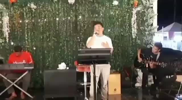 IDOL_XIII JOEL TAMPUBOLON 27 TAHUN KARAWANG LOVE IS ON THE WAY (SAIGON KICK)