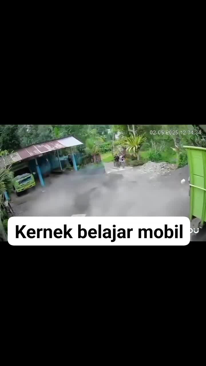 Kecelakaan kernet truk belajar nyupir
 #RCTIPlus  #fyp  #viral  #Kecelakaan Mobil 