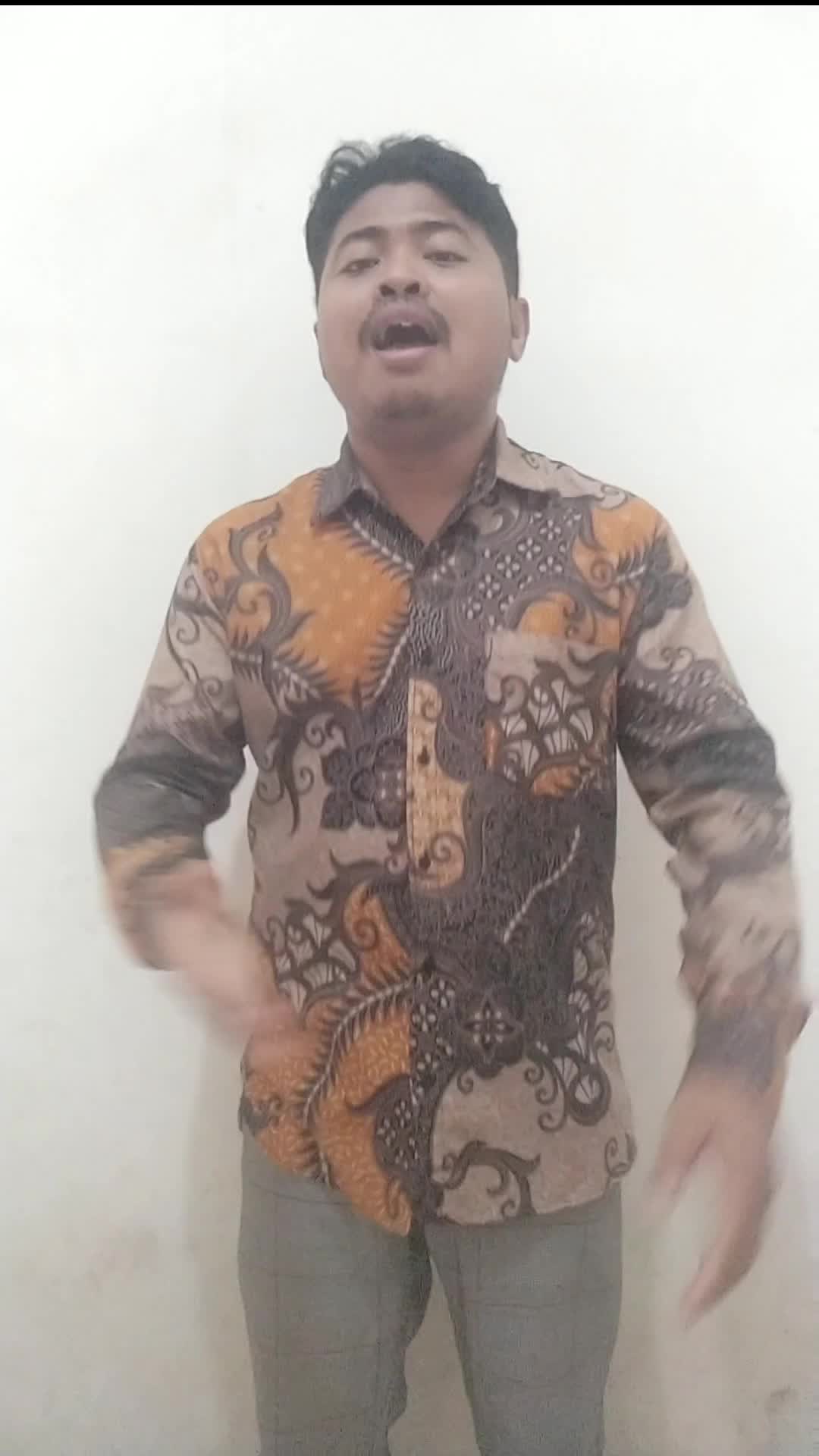 KDI 2025 Nama : Mursadi (Adin) Asal Daerah : Kota Baubau Umur : 23 tahun Judul Lagu : Senandung rembulan #OnlineAudition KD12025 @kdi