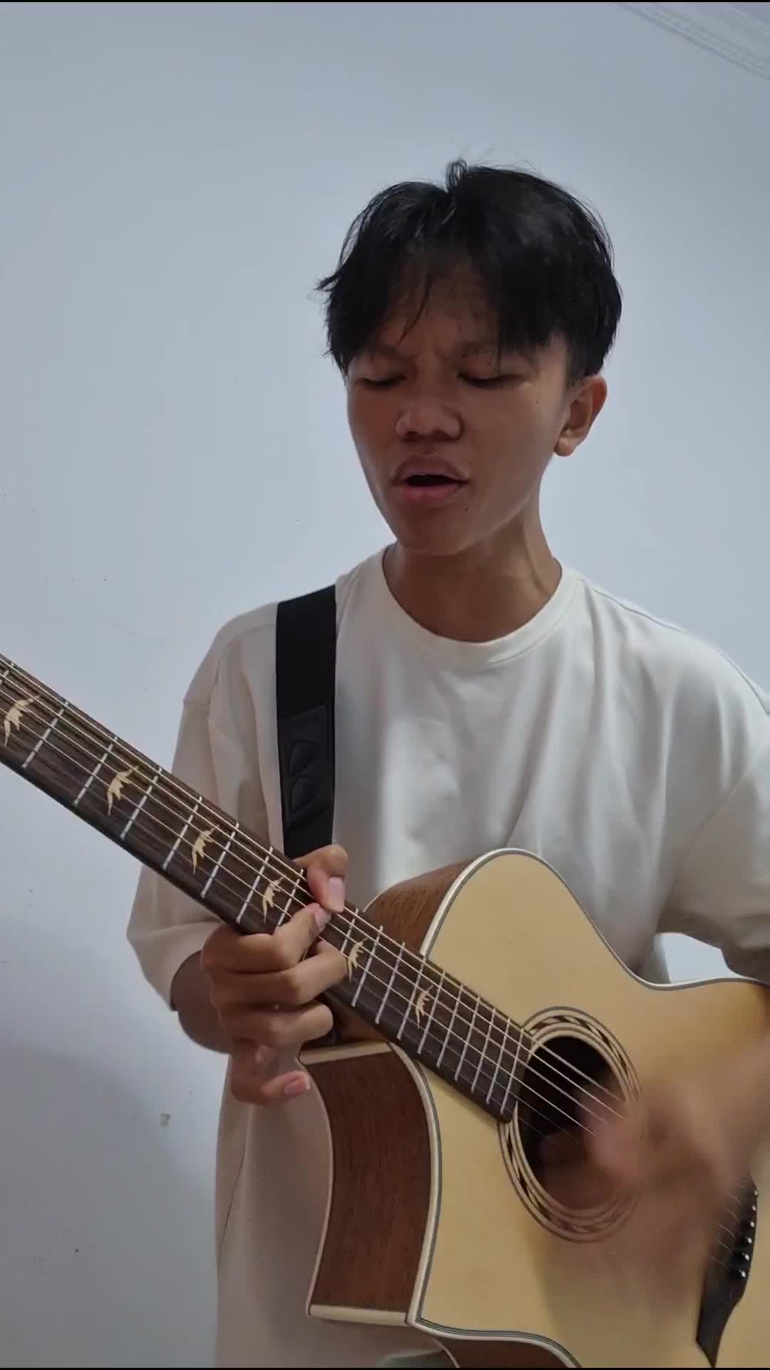 IDOL_XIV Kevin Ishak Jr 16 Tahun Bekasi Neon - John Mayer