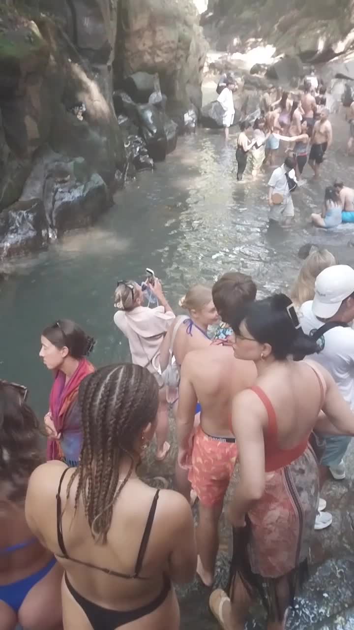 Kanto Lampo Waterfall