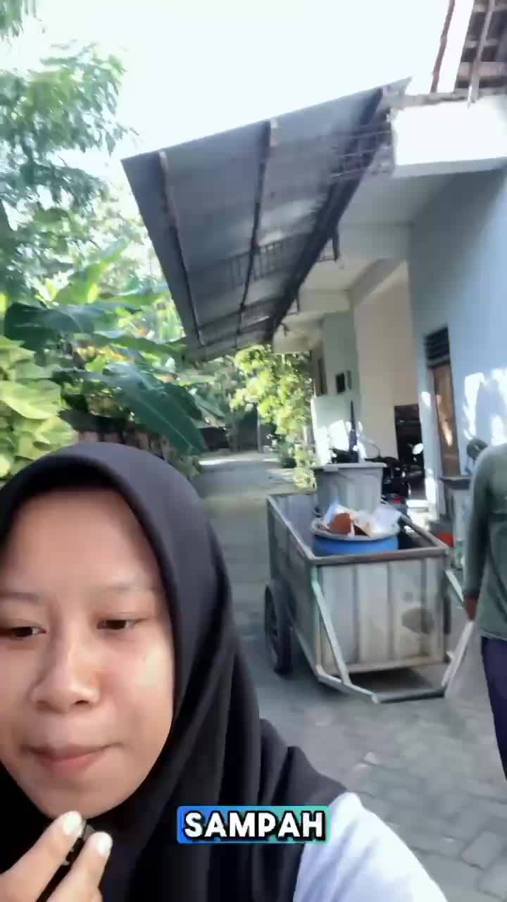 Ini dia mas² ndalem yg setiap hari pekerjaan nya memasak nasi dan juga membuang sampah di pusat 


#fyp #short #rigelagency #OriginalSong #H
