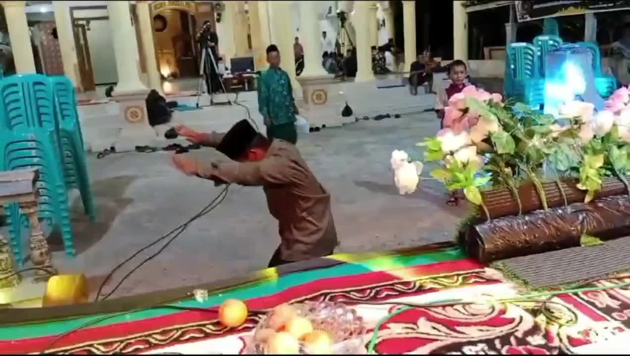 kami yg jauh darimu senantiasa merindukan syafaatmu..