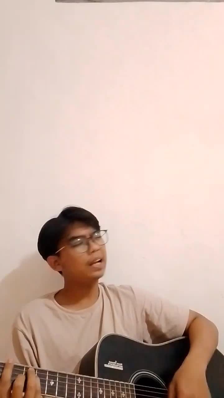 IDOL_XIII NAMA: WIMAR SAIFUL MALIK. S, UMUR: 21THN, DOMISILI: BANDUNG, JUDUL LAGU: THOSE EYES