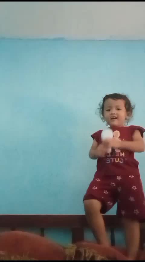 anaku lagi belajar pidato