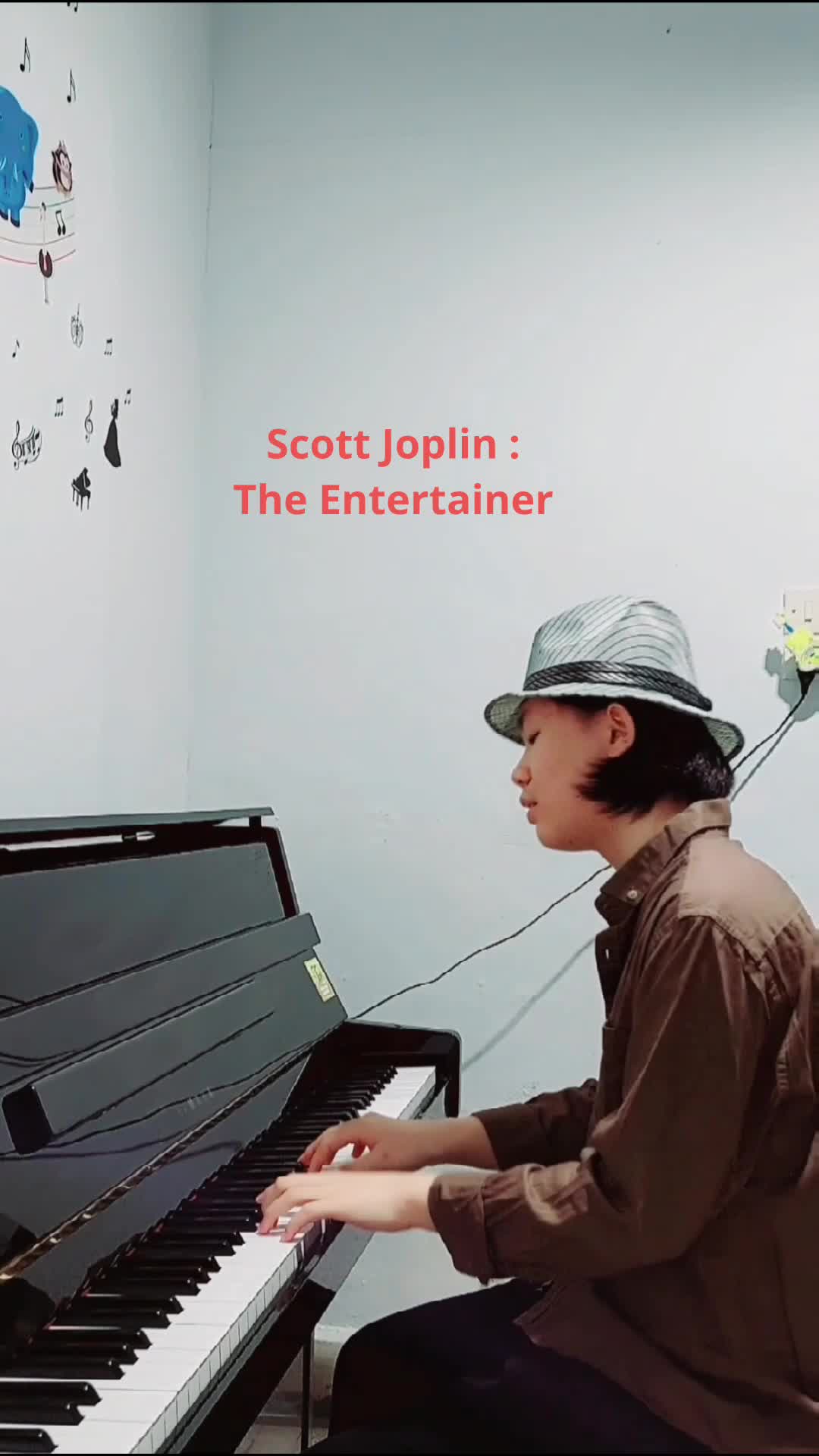 Ryu Lawden plays The Entertainer from Scott Joplin. Selamat Menikmati. 
 #MyFirstVideoOnHot+