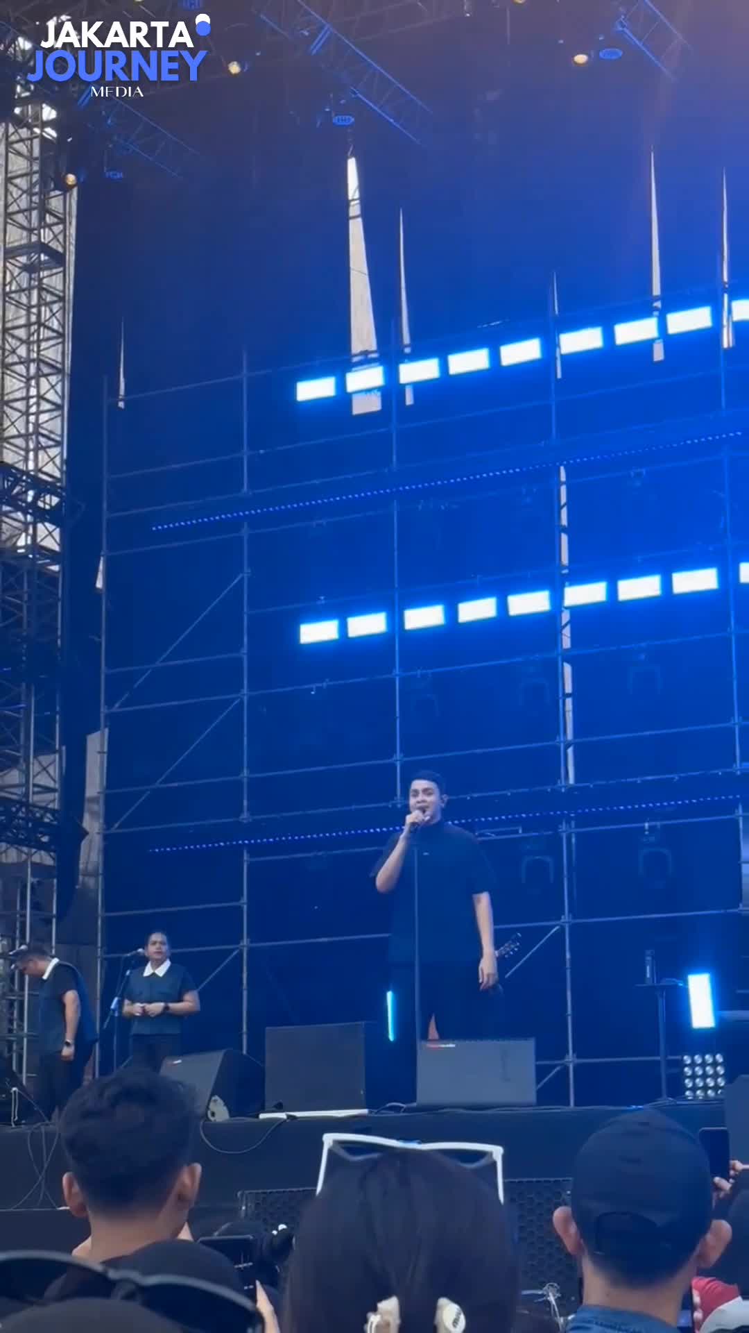 Masih gabisa move on dari penampilan @tulusm di panggung @pestapora di day 1, siapa yang hari terakhir ini hadir? 