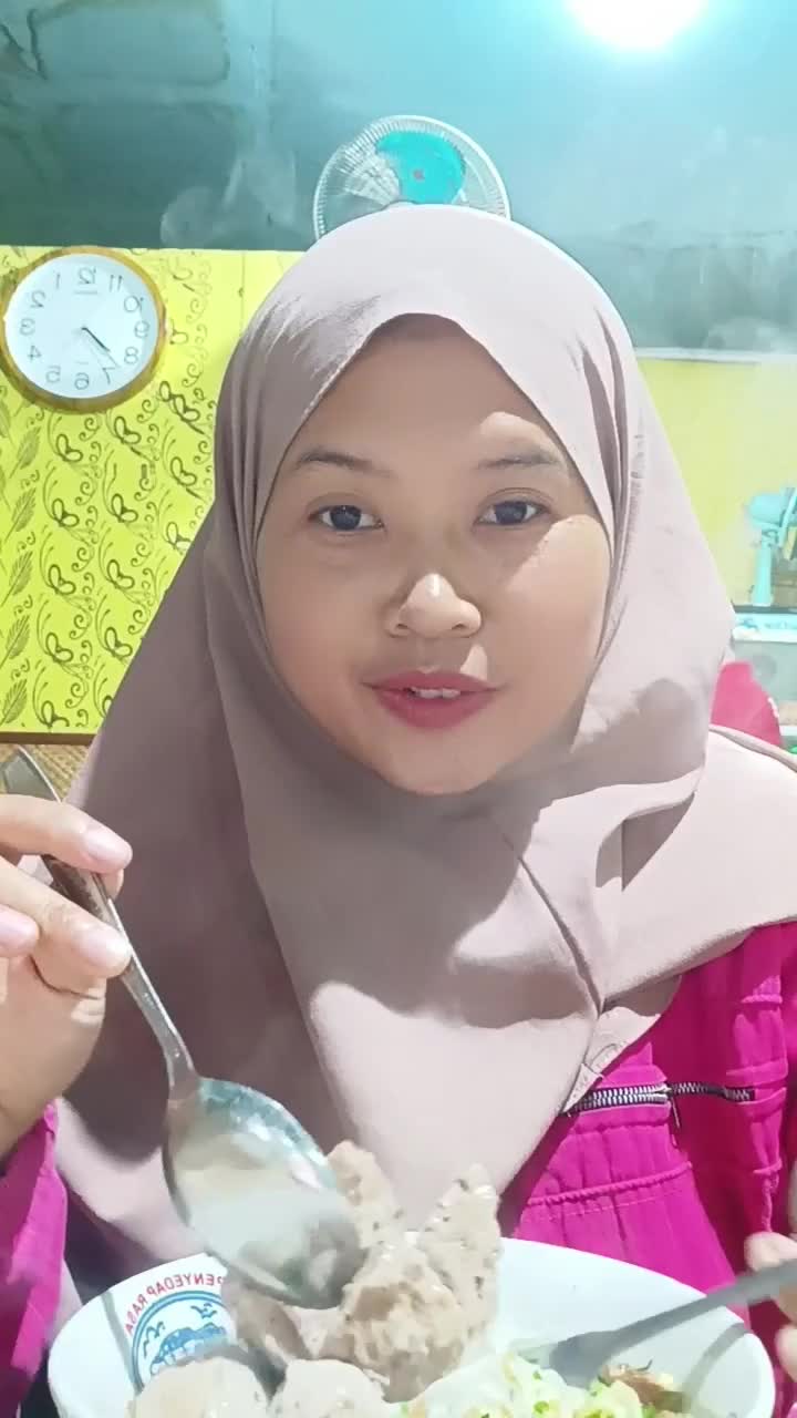 detik detik bakso loncat 