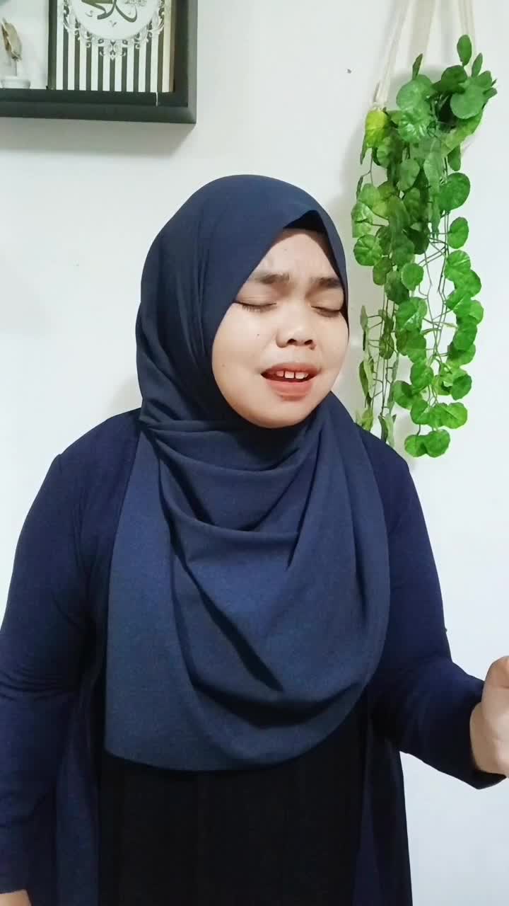 KDI2025 Nama : Risa Fadillah, Asal kota: Payakumbuh Sumatera Barat, Umur : 36 Tahun, Judul lagu: Mengejar Badai.
Hobby: Menyanyi, main musik