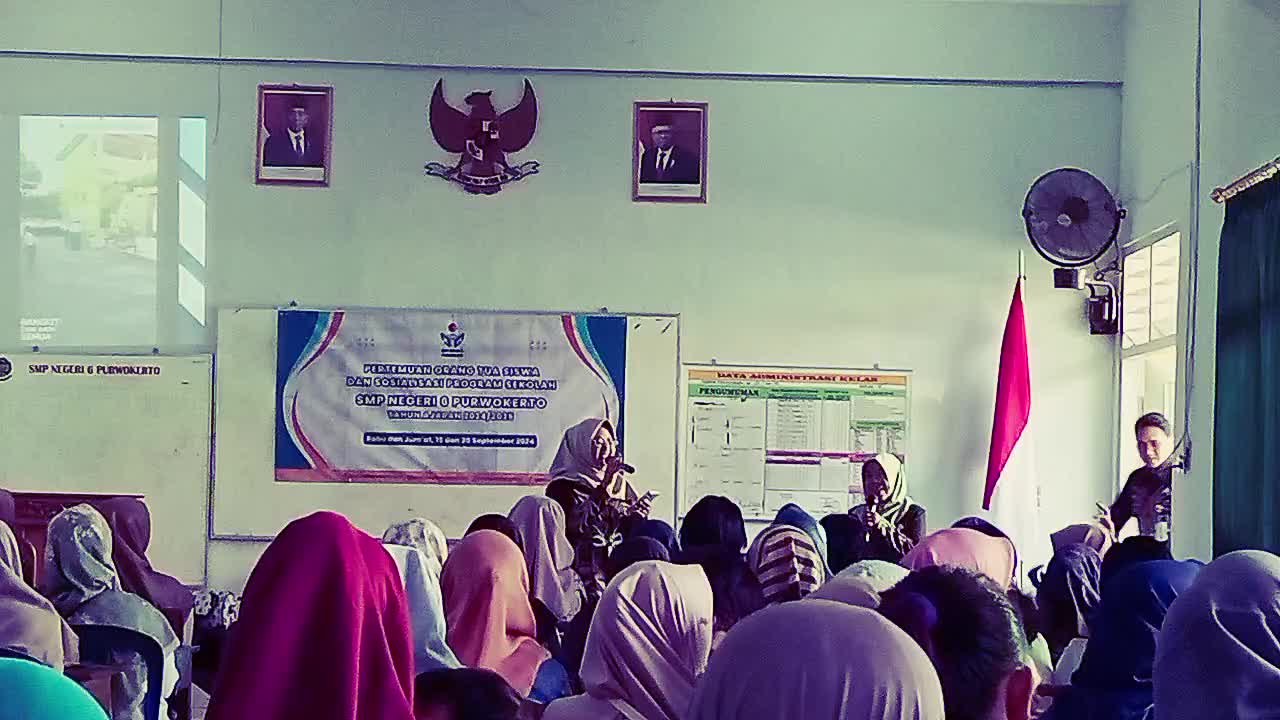 Suara emas Bu guru cantik ?
