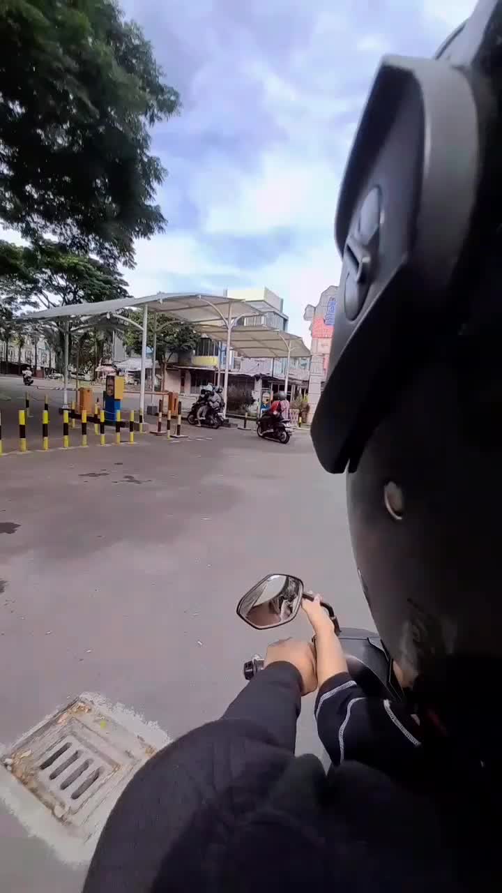 Liburan Part.1

 #fyp  #liburan  #leluargakecil 