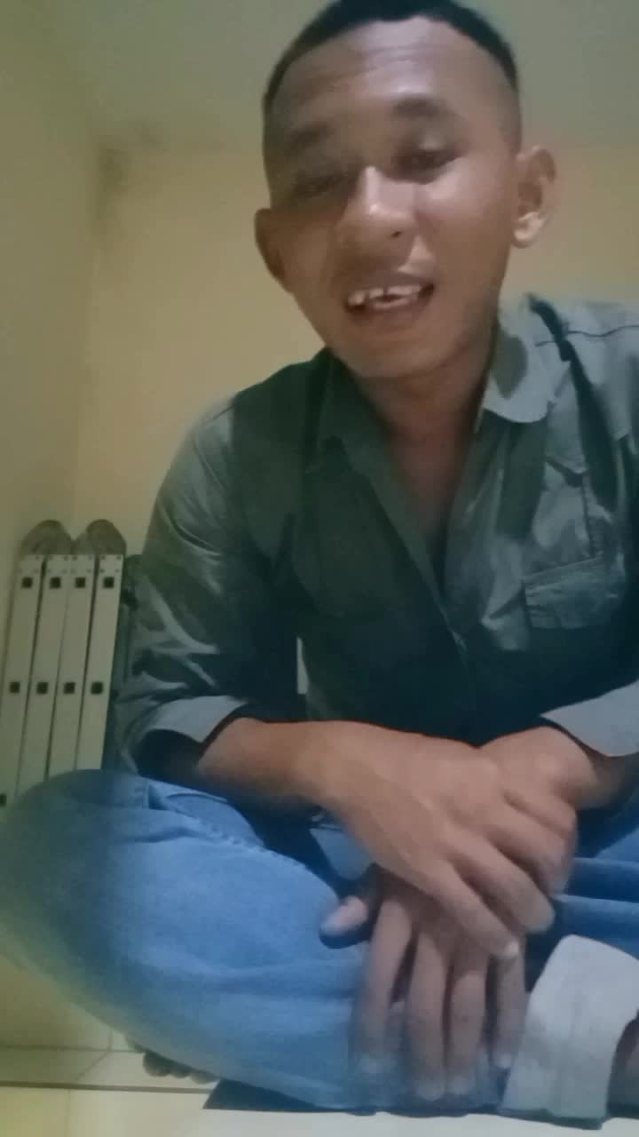 IDOL_XIII muhammad akbar manurung umur saya 26 asal medan pekerjaan wiraswasta dan mahasiswa gigi~akhirnya