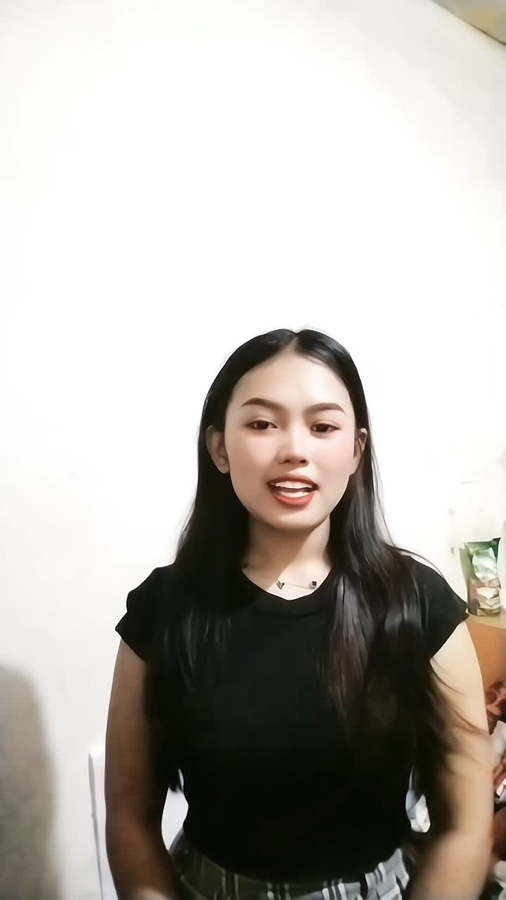 ASSALAMUALAIKUM WARAHMATULLAHI WB.HALO SEMUANYA TABEE DIII PERKENALKAN NAMA SAYA AIRA ASAL DARI MAKASSAR HOBI SAYA MENYANYI DANCE Motivasi S